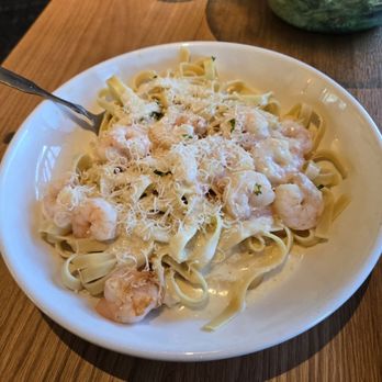Olive Garden Italian Restaurant - Shrimp Alfredo - Italian Near Me - Vallejo, California