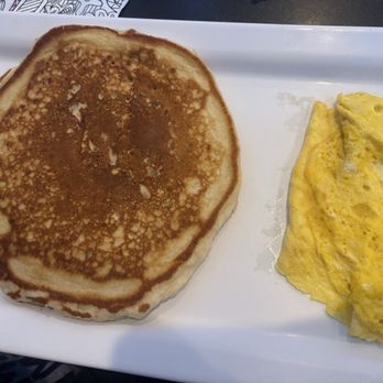 Wally Hatchet’s - Pancake and eggs - Comfort Food Near Me - Memphis, Tennessee
