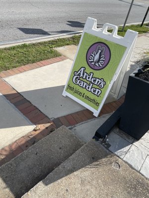 Arden's Garden Juice Bar & Smoothies East Point by null
