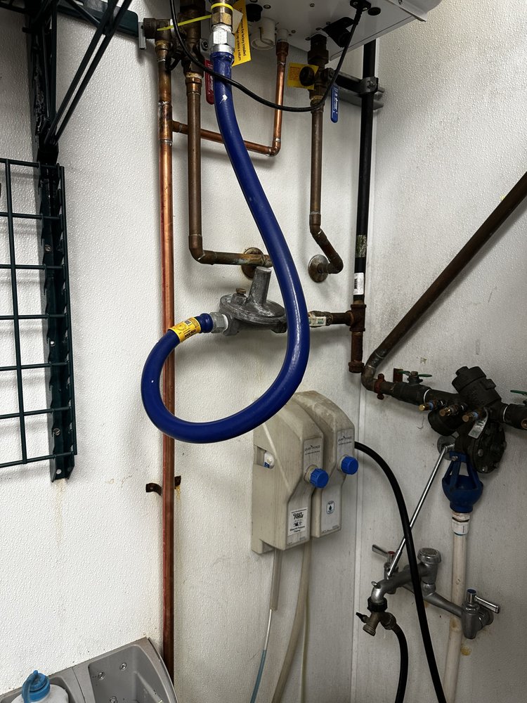 Slide of El Americano Handyman Solutions