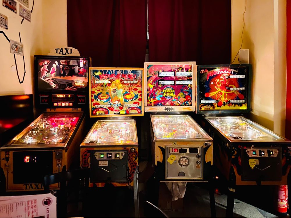 RED FOX BAR Updated October 2024 30 Photos Klarastr. 2, Köln