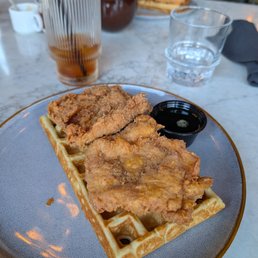 Chicken and waffles (dark meat)