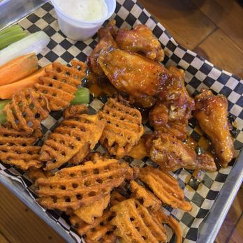 The Wing’d Nut - 7 Wings Side of Sweet Potato Fries - Chicken Wings Near Me - Richardson, Texas The Wing’d Nut - 7 Wings Side of Sweet Potato Fries - Chicken Wings Near Me - Richardson, Texas