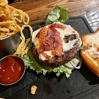 Barrels & Boards - Basic cheeseburger - New American Near Me - Raynham, Massachusetts Barrels & Boards - Basic cheeseburger - New American Near Me - Raynham, Massachusetts