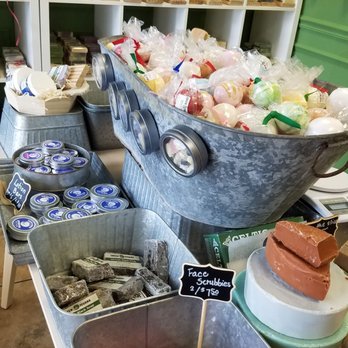 Green Iguana Bath & Body - Cute inside! - Cosmetics & Beauty Supply Near Me - Jacksonville, Florida