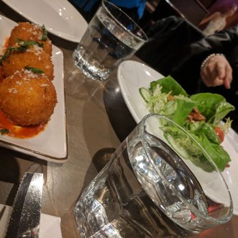 Queen Margherita Pizza - Pizza Near Me - Toronto, Ontario Queen Margherita Pizza - Pizza Near Me - Toronto, Ontario