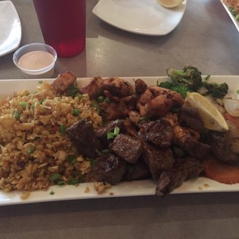 Papa's Raw Bar - This chicken and steak hibachi was really the hit of the night! - Seafood Near Me - Lighthouse Point, Florida