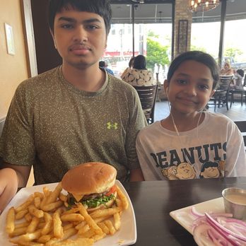 Bundoo Khan -Chicago - Cheeseburger - Indian Near Me - Chicago, Illinois