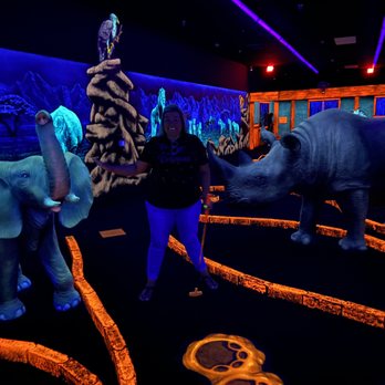 Swingin Safari Mini Golf - Easy to see course. - Mini Golf Near Me - Chandler, Arizona