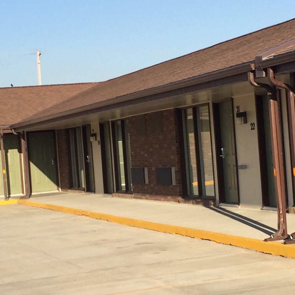 TRADE WINDS MOTEL Updated September 2024 18 Reviews 1009 E Hwy 20, Valentine, Nebraska
