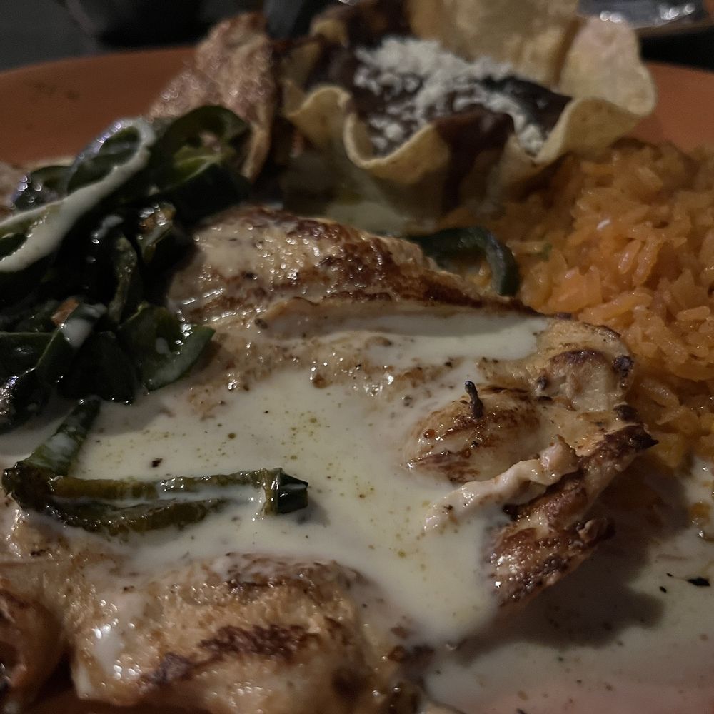 CIELO Mexican Restaurant - Pollo poblano - Mexican Near Me - San Angelo, Texas