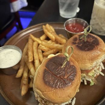 Morrison - 2 Sliders w/ Fries - Gastropubs Near Me - Los Angeles, California Morrison - 2 Sliders w/ Fries - Gastropubs Near Me - Los Angeles, California