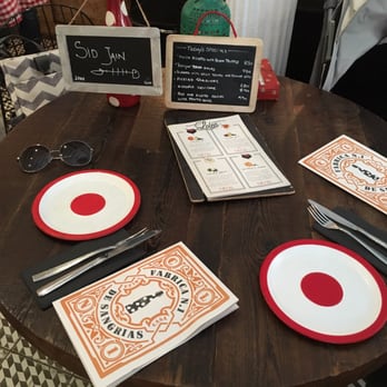 Casa Lolea - Table setting - Tapas Bars Near Me - Barcelona, B Casa Lolea - Table setting - Tapas Bars Near Me - Barcelona, B