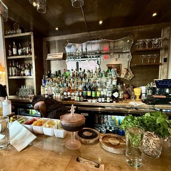 Bar Lunette - Bars Near Me - Brookline, Massachusetts