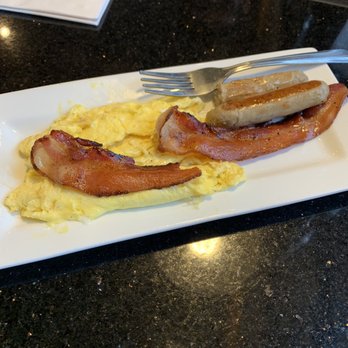 Keke's Breakfast Cafe - Eggs Bacon Sausage - Breakfast & Brunch Near Me - Gainesville, Florida