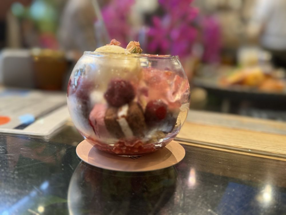 Aoyama Flower Market Tea House Akasaka Biz Tower