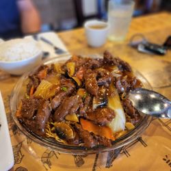 Hong's BBQ - Pan Fried Noodles with Beef