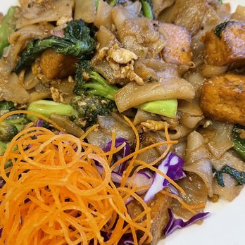 Andy's Thai Kitchen - Pad See Ew Noodle - Thai Near Me - Chicago, Illinois Andy's Thai Kitchen - Pad See Ew Noodle - Thai Near Me - Chicago, Illinois