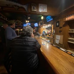 Putnam House Restaurant & Tap Room - Great bar