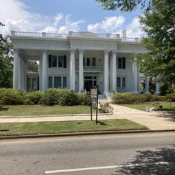 Shorter Mansion - A short scene from the movie "Sweet Home Alabama" was shot here but it is not the Carmichael residence.