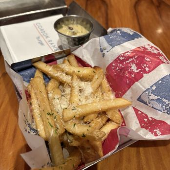 Gordon Ramsay Burger Las Vegas - Truffle parmesan fries - Burgers Near Me - Las Vegas, Nevada Gordon Ramsay Burger Las Vegas - Truffle parmesan fries - Burgers Near Me - Las Vegas, Nevada