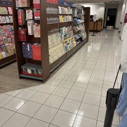 Kohl's - For 3 people on the line you will be here forever
