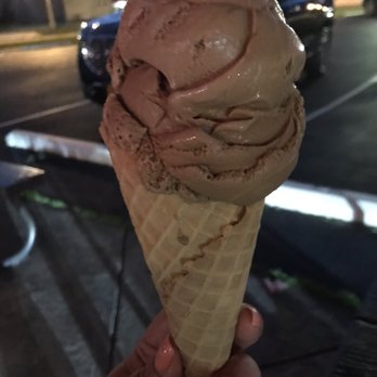 De Dee's Dairy - Baby Size French Roast Coffee - Ice Cream & Frozen Yogurt Near Me - Niagara Falls, New York De Dee's Dairy - Baby Size French Roast Coffee - Ice Cream & Frozen Yogurt Near Me - Niagara Falls, New York