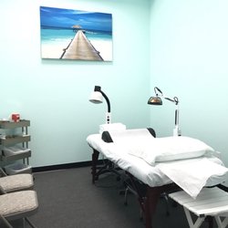 TCM Acupuncture Wellness Clinic - Treatment rooms are bright and relaxing