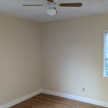 Ramirez M&C Handyman Services - Walls Navojo White and Installed Cieling Fan - After - Handyman Near Me - Lynwood, California