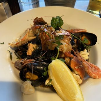 Fiskeriet - Seafood Casserole - Seafood Near Me - Oslo, 03