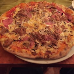 Ristorante Da Peppino - Pizza America extra Thunfisch der Boden schön dünn und knusprig Belag fast schon zu viel.