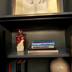 Wimberley Inn + Bar - Library