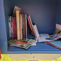 Books Around the Block Library - Books Around the Block Library, Lawtey