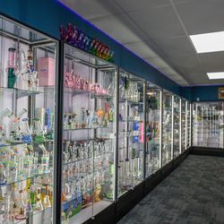 Maple Plain Smoke Shop - Large Glass Selection