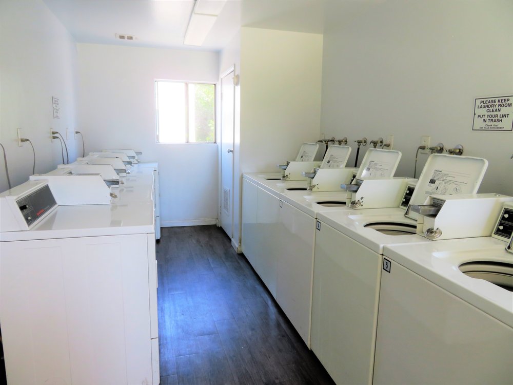 OAK HILLS APARTMENTS Updated October 2024 69 Photos 1635 Neil