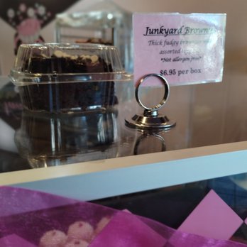 Nadia Cakes TEST - Bakeries Near Me - Palmdale, California