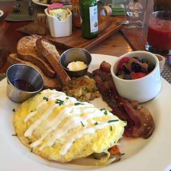 Brewery Gulch Inn - So fluffy! - Hotels Near Me - Mendocino, California