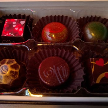 Casa De Chocolates - Close up shot - Chocolatiers & Shops Near Me - Berkeley, California