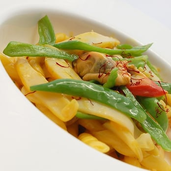 Veritas - Fusilli al 'ferretto' con calamari, frutti di mare e peperoncini verdi - Mediterranean Near Me - Naples, NA Veritas - Fusilli al 'ferretto' con calamari, frutti di mare e peperoncini verdi - Mediterranean Near Me - Naples, NA