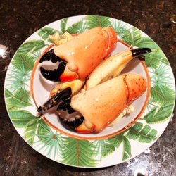 Apopka Farmers Market - Fresh Stone Crab Claws!