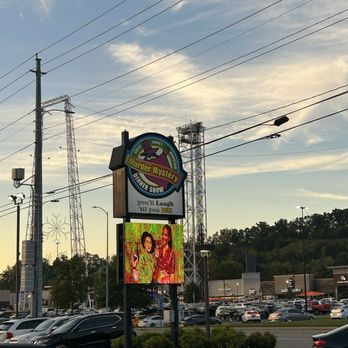 Murder Mystery Dinner Show - Dinner Theater Near Me - Pigeon Forge, Tennessee