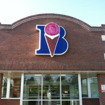 Braum's - a large ice cream shop - Ice Cream & Frozen Yogurt Near Me - Aurora, Missouri Braum's - a large ice cream shop - Ice Cream & Frozen Yogurt Near Me - Aurora, Missouri