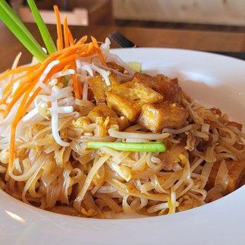 Thai BBQ House - Pad Tai - Salad Near Me - Petaluma, California Thai BBQ House - Pad Tai - Salad Near Me - Petaluma, California