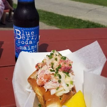 Bite Into Maine - XL maniac lobster roll - Seafood Near Me - Cape Elizabeth, Maine
