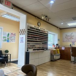 Smile Nail & Spa - Polish station
