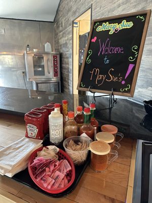 Mary Sue's Hot Chicken & Dough by null