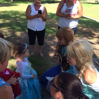Michael Pauls Entertainment - Meeting the princesses - Magicians Near Me Michael Pauls Entertainment - Meeting the princesses - Magicians Near Me