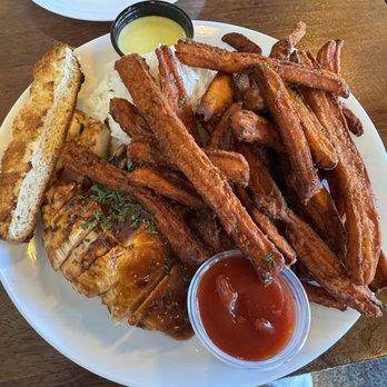 Bushfire Kitchen - Riverside - Barbecue BBQ Chicken Plate (gf), Sweet Potato Fries (gf) (ve), focaccia, jasmine rice - American Near Me - Riverside, California