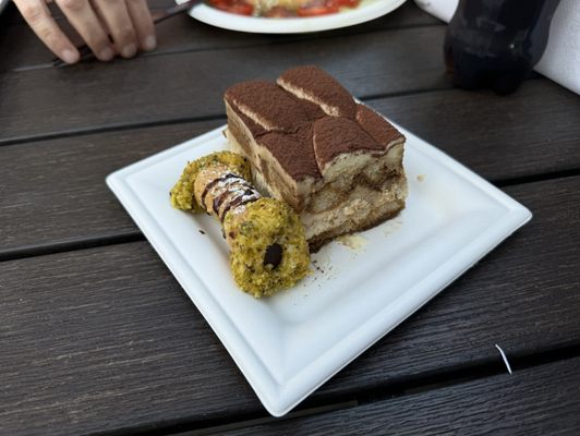 Pi-Napo Pizzeria by null