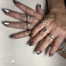 Cat eye nails